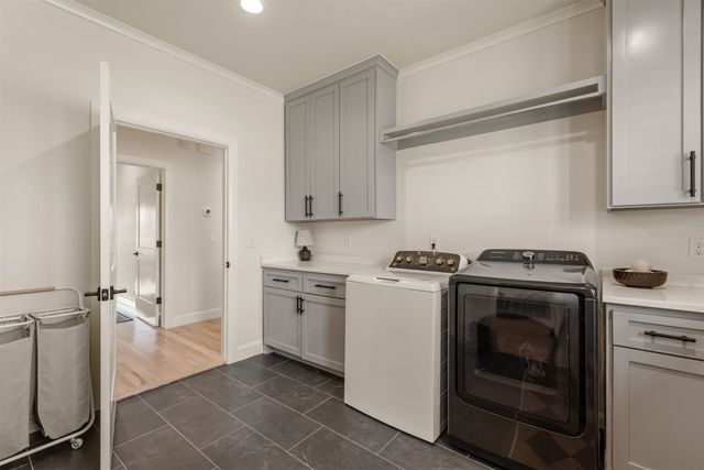 6522 E 153rd Street S, Bixby, OK 74008