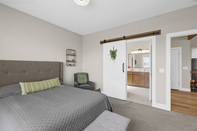 417 Ashton Drive NE, Mt Vernon, IA 52314