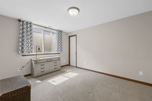 417 Ashton Drive NE, Mt Vernon, IA 52314