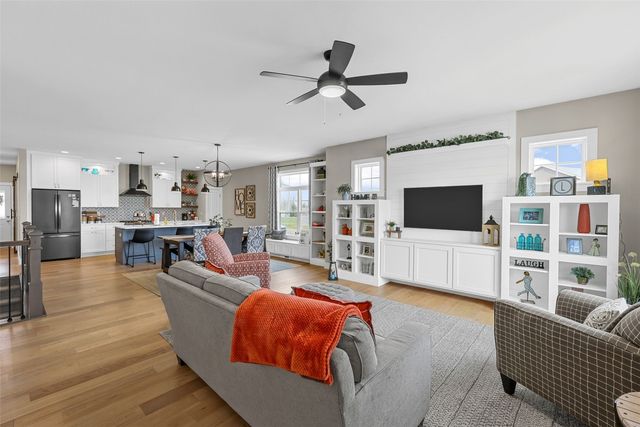 417 Ashton Drive NE, Mt Vernon, IA 52314