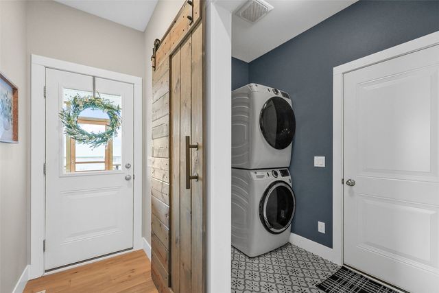 417 Ashton Drive NE, Mt Vernon, IA 52314