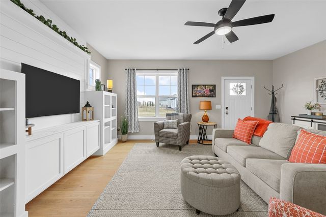 417 Ashton Drive NE, Mt Vernon, IA 52314