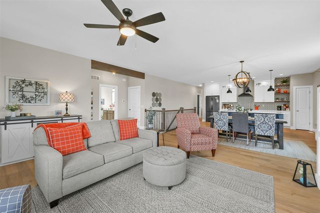 417 Ashton Drive NE, Mt Vernon, IA 52314