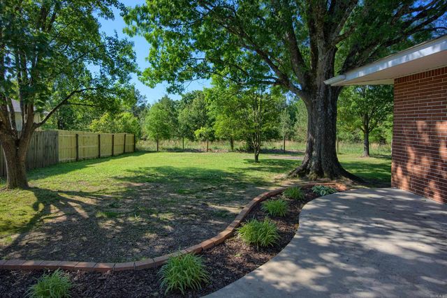 208 Indian Hills Street, Hot Springs, AR 71913