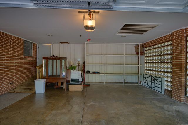 208 Indian Hills Street, Hot Springs, AR 71913