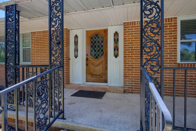 208 Indian Hills Street, Hot Springs, AR 71913