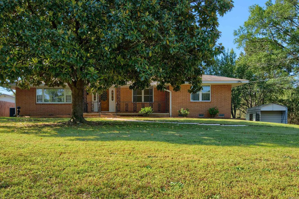 208 Indian Hills Street, Hot Springs, AR 71913