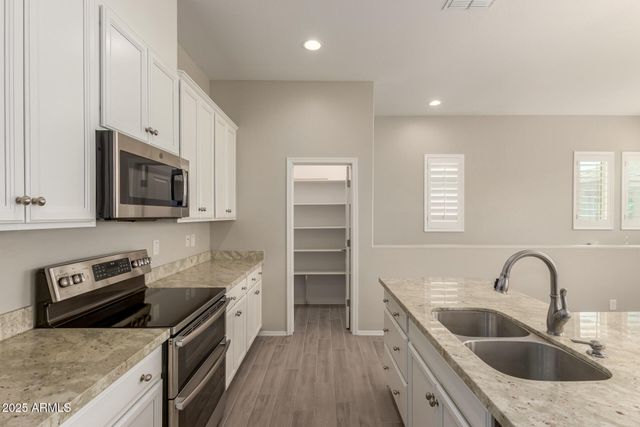 14870 W ENCANTO Boulevard 2078, Goodyear, AZ 85395