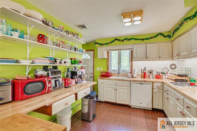 468 Gorham Avenue, Woodbridge Proper, NJ 07095