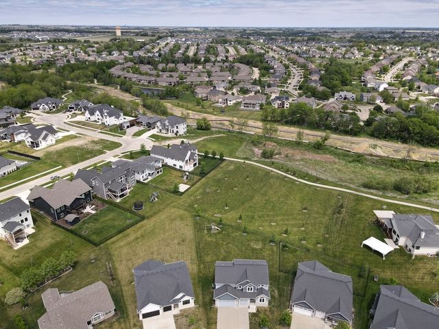 3667 NW 165th Street, Clive, IA 50325