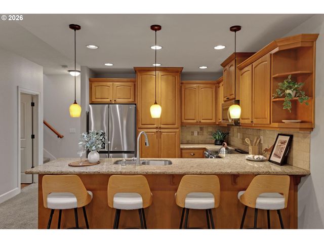 17431 Sw CRICKET Ct, Beaverton, OR 97003