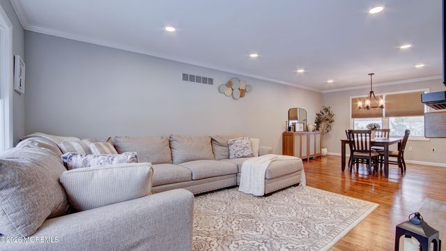 31 Wolfpack Road, Hamilton, NJ 08619