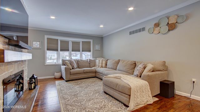 31 Wolfpack Road, Hamilton, NJ 08619