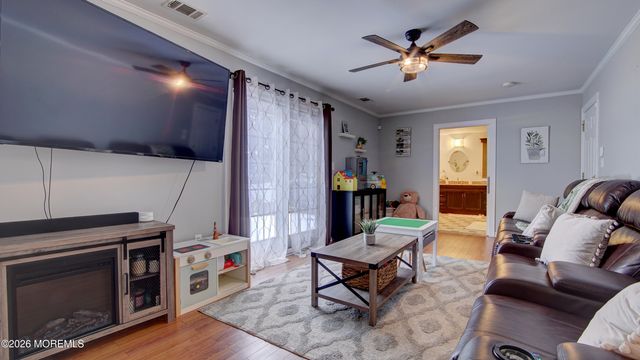 31 Wolfpack Road, Hamilton, NJ 08619