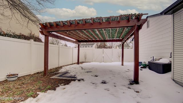 31 Wolfpack Road, Hamilton, NJ 08619