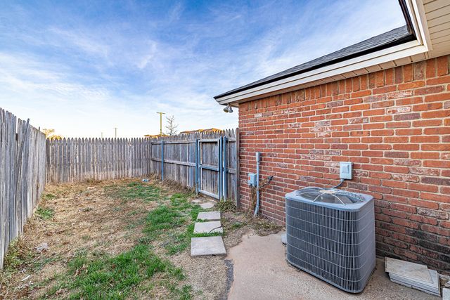 304 N Brentwood Avenue, Lubbock, TX 79416