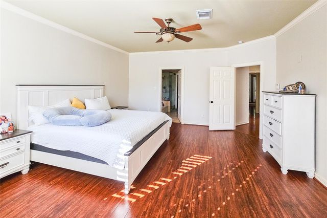 5007 Cambridge Street, Sugar Land, TX 77479