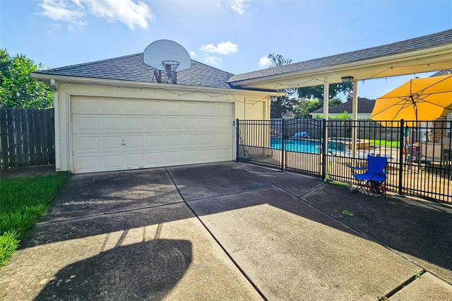 5007 Cambridge Street, Sugar Land, TX 77479