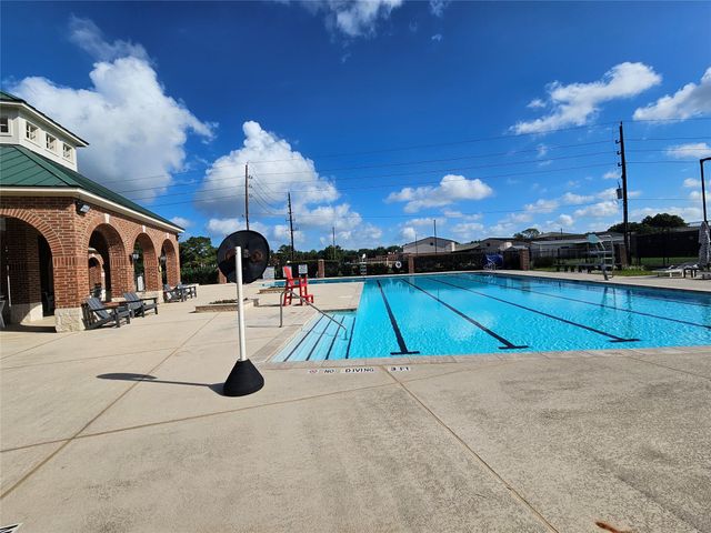 5007 Cambridge Street, Sugar Land, TX 77479