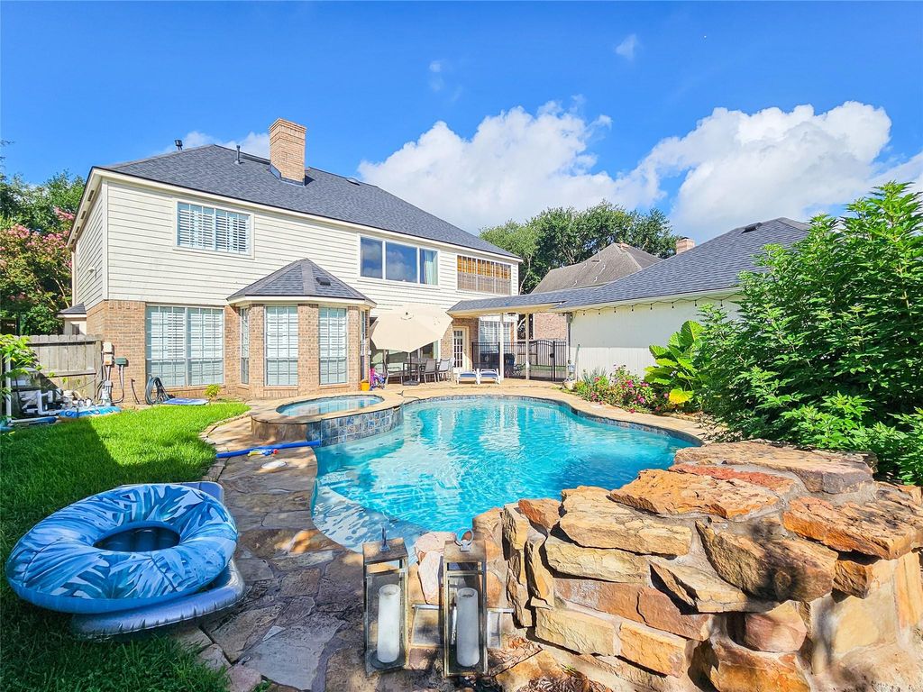 5007 Cambridge Street, Sugar Land, TX 77479
