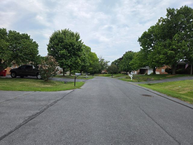 13822 NORTHCREST RD, Hagerstown, MD 21742