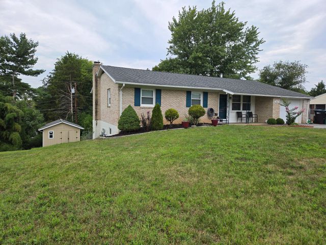 13822 NORTHCREST RD, Hagerstown, MD 21742