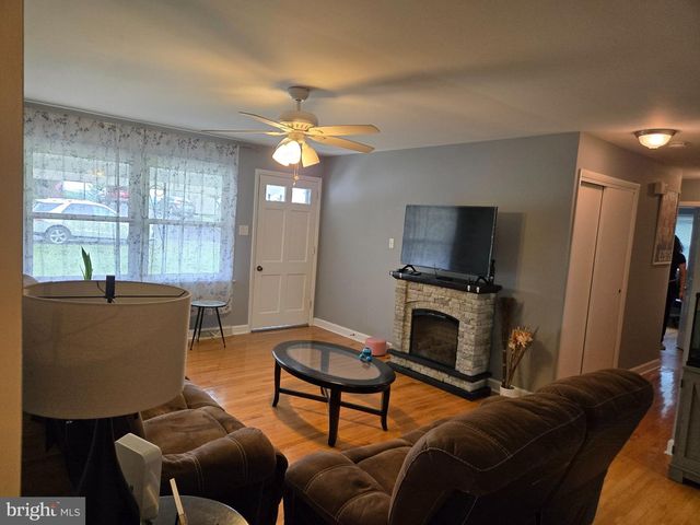 13822 NORTHCREST RD, Hagerstown, MD 21742