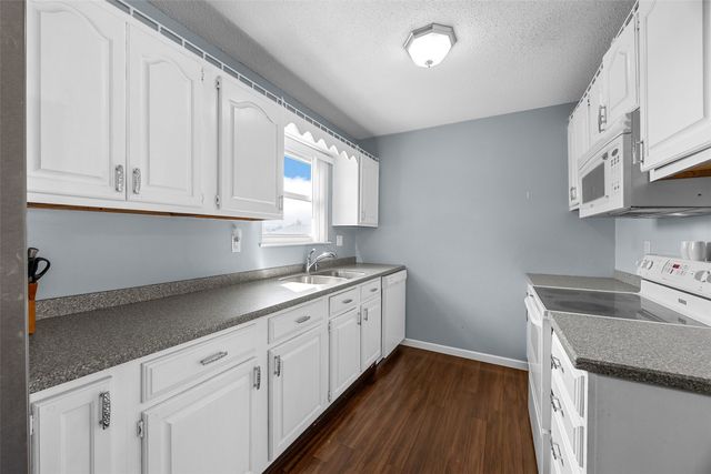 179 Lenora Drive NW, Cedar Rapids, IA 52405