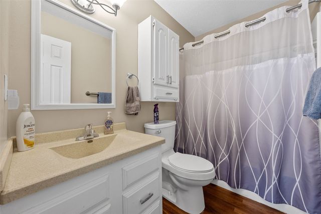 179 Lenora Drive NW, Cedar Rapids, IA 52405