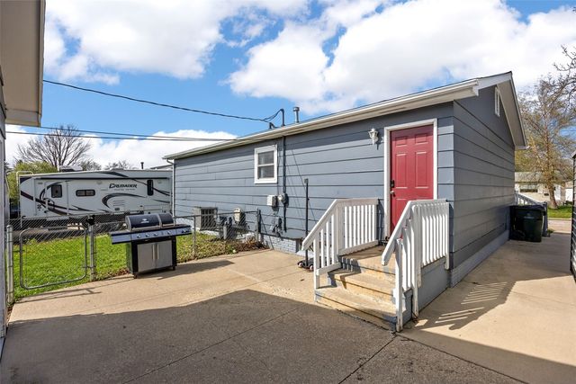 179 Lenora Drive NW, Cedar Rapids, IA 52405