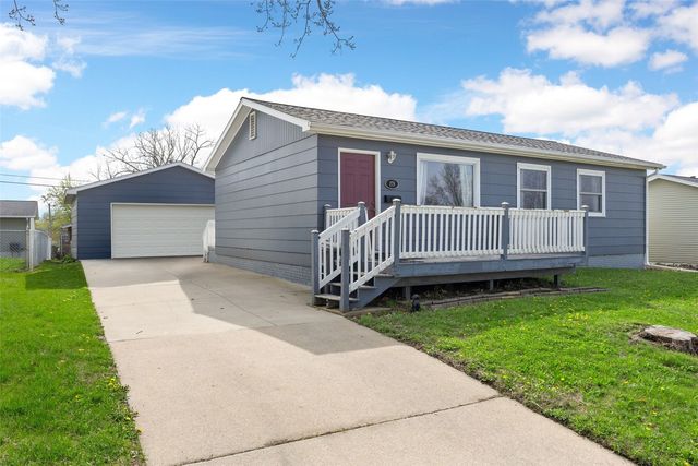 179 Lenora Drive NW, Cedar Rapids, IA 52405