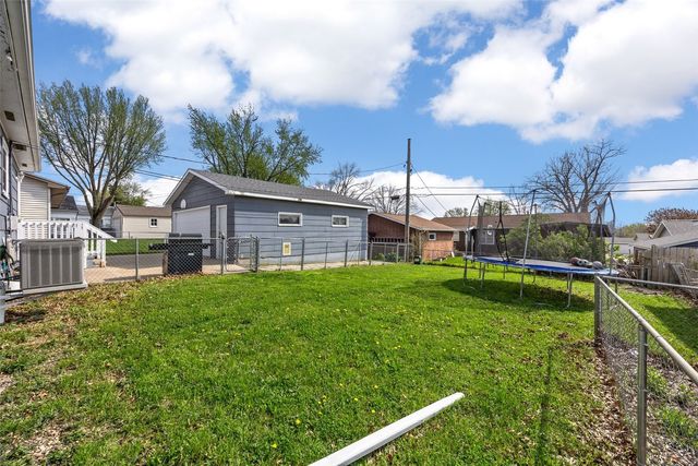 179 Lenora Drive NW, Cedar Rapids, IA 52405