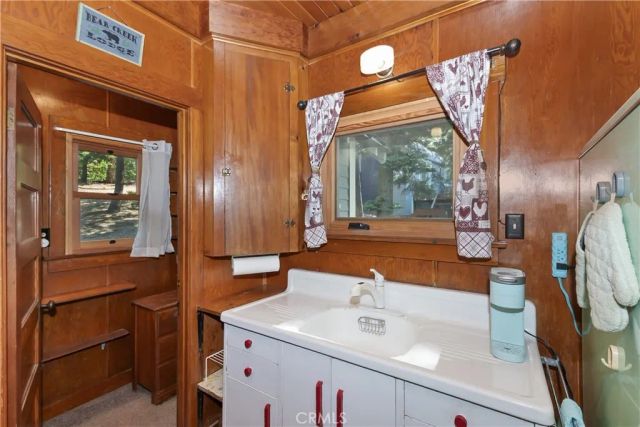 1040 Mile High Road, Twin Peaks, CA 92391