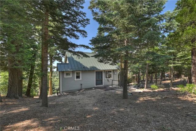 1040 Mile High Road, Twin Peaks, CA 92391