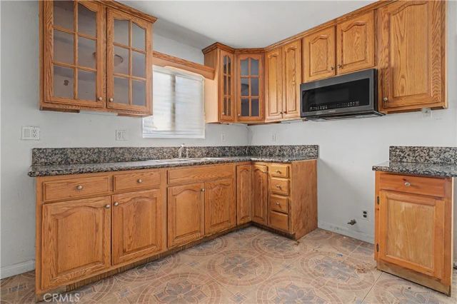 2829 S Rimpau, Los Angeles, CA 90016