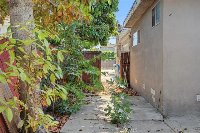 2829 S Rimpau, Los Angeles, CA 90016