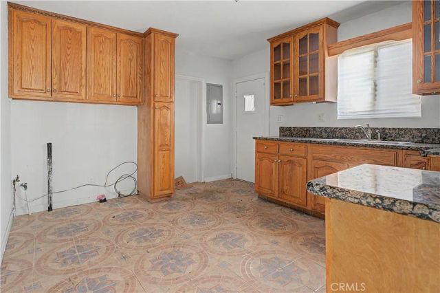 2829 S Rimpau, Los Angeles, CA 90016
