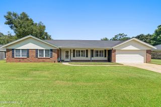2414 Sunkist Country Club Road, Biloxi, MS 39532