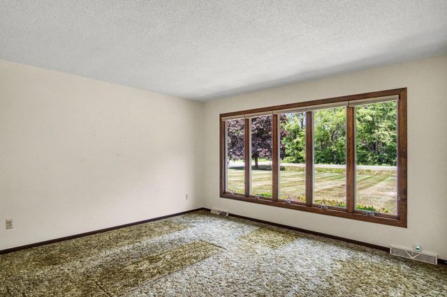 2222 Hayes Street NW, Marne, MI 49435