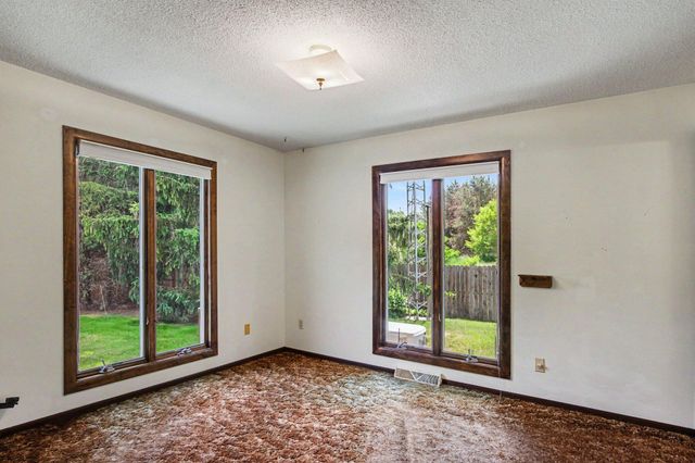 2222 Hayes Street NW, Marne, MI 49435