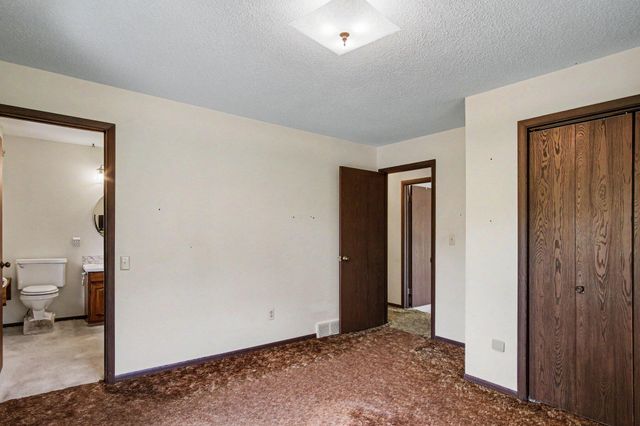 2222 Hayes Street NW, Marne, MI 49435