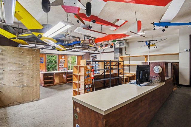 2222 Hayes Street NW, Marne, MI 49435