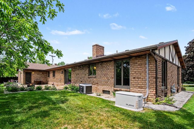 2222 Hayes Street NW, Marne, MI 49435