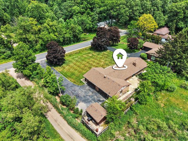 2222 Hayes Street NW, Marne, MI 49435