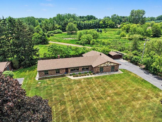 2222 Hayes Street NW, Marne, MI 49435