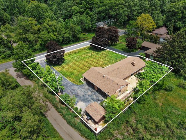 2222 Hayes Street NW, Marne, MI 49435