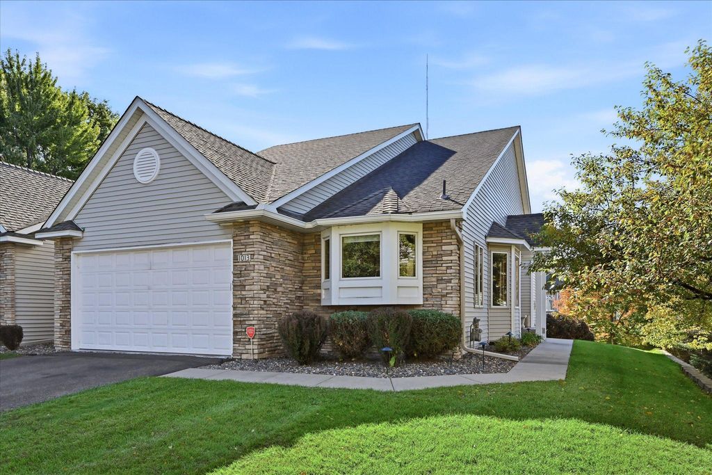 1013 Hesli Hill Court, Shoreview, MN 55126 — exterior