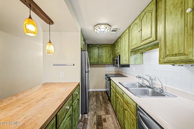 424 W Brown Road 207, Mesa, AZ 85201