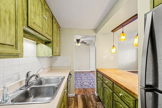 424 W Brown Road 207, Mesa, AZ 85201