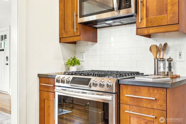 4755 39th Avenue S, Seattle, WA 98118